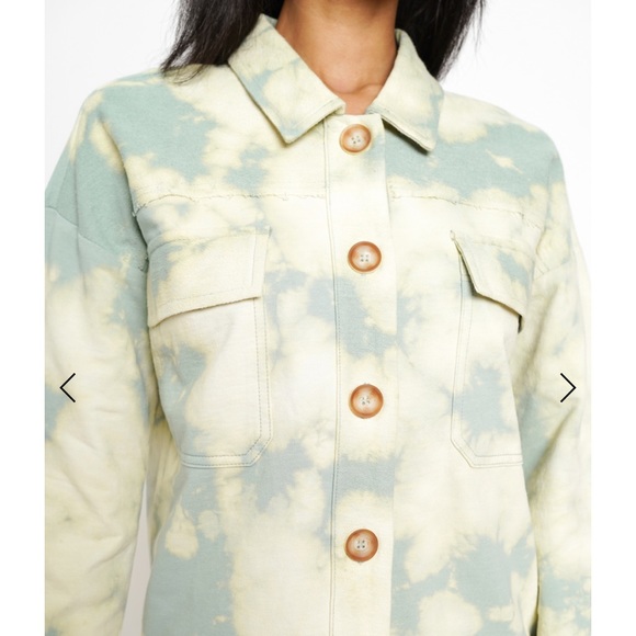 191. Mystree Shacket Bleached Design Green/Cream Top NWT - Picture 5 of 12